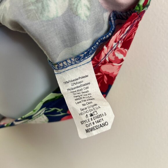 TRAC Mini Floral Deep V-Neck Dress with Open Back - Medium - Picture 7 of 9